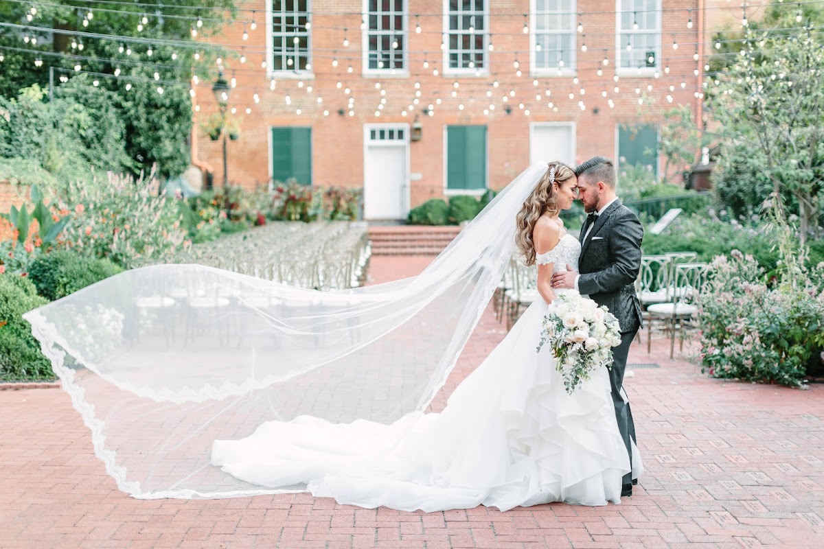 Wedding flowers at 1840s Plaza- Baltimore Wedding Venue