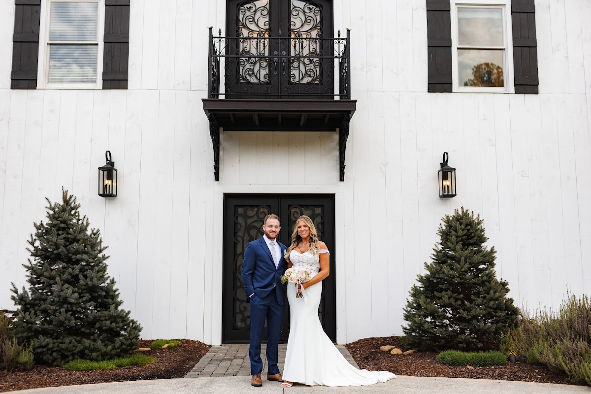 Circle B Event Venue (now Clisby Pines) - wedding venue in Tunnel Hill, GA
