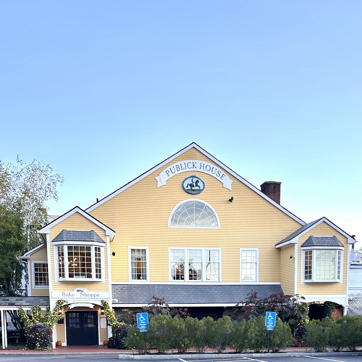 Publick House Inn - wedding venue in Sturbridge, MA